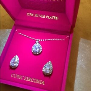 Elegant Silver Plated Cubic Zirconia Jewelry Set